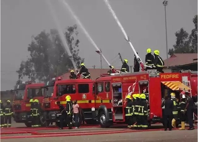 Angry Mob Prevents Firefighters From Working As Fire Guts Popular Alaba International Market In Lagos | Sahara Reporters