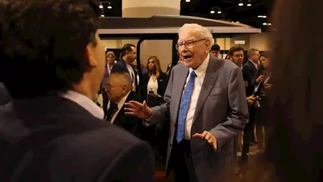 Just 5 stocks make up the lion's share of Warren Buffett's equity portfolio. Here’s what they are