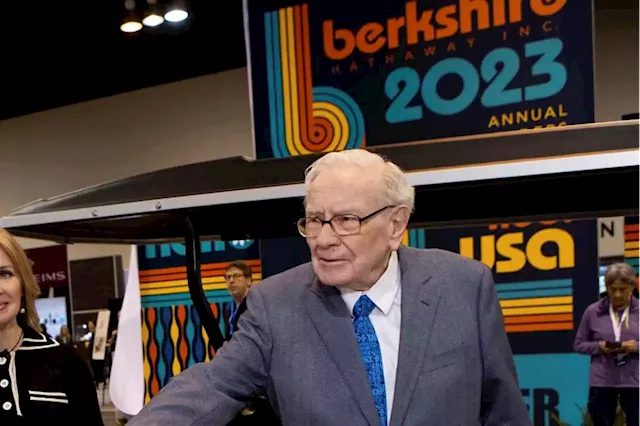 Buffett Warns Berkshire Remains 'Very Cautious' On Bank Stocks—Even As PacWest And Other Regionals Rally