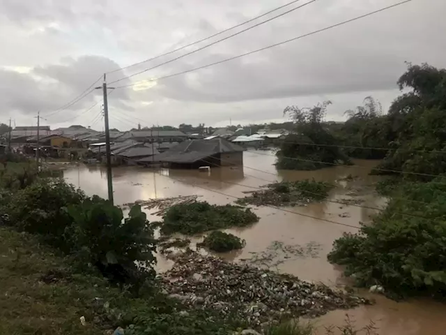 Flood wreaks havoc in Osogbo market, traders count losses