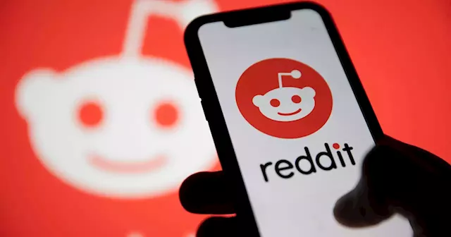 Photography Subreddits Go Dark as Redditors Protest Against the Company