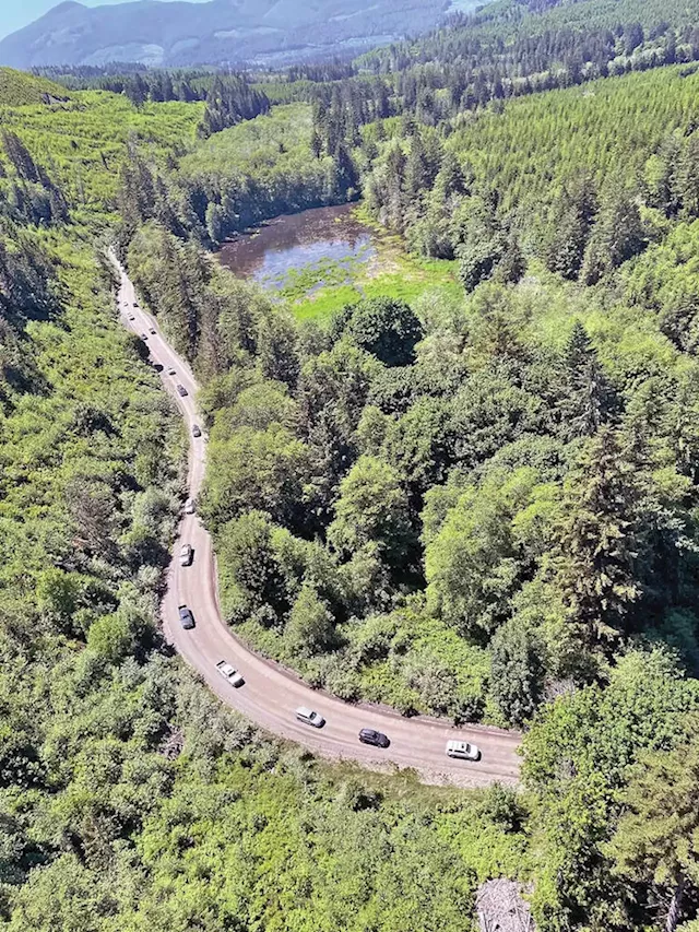 Cameron Bluffs wildfire creates challenges for business and tourism