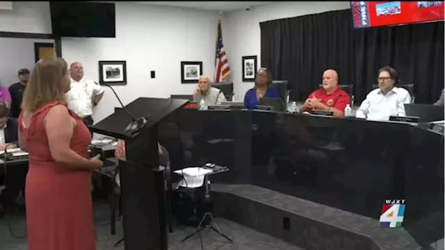 Starke votes to keep city fire department after heated debate over potential merger with county