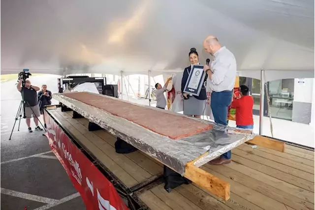 Pennsylvania company comes out smokin’ to win the Guinness World Record for longest piece of turkey bacon