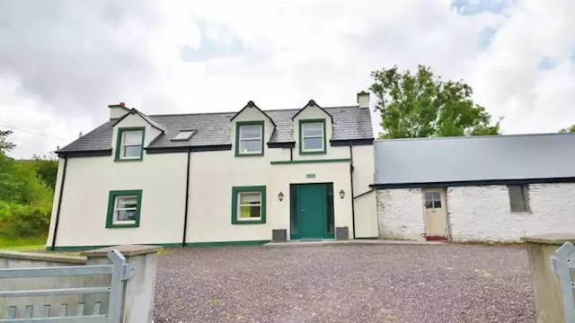 Daisy Cottage: This Kerry cottage at the foot of the Slieve Mish mountains is on the market for €300,000 | IMAGE.ie