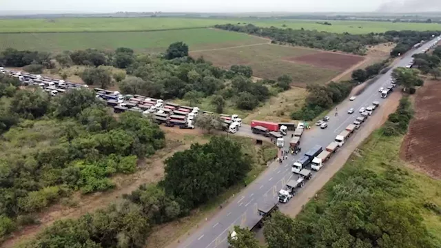 IT glitch resolved, but traffic congestion persists at Lebombo border post | Business