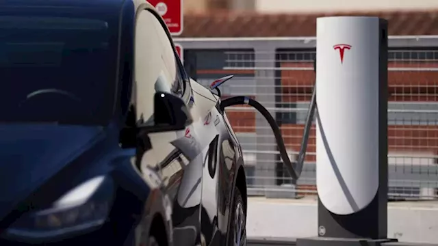 GM wants to adopt Tesla's charging network as 'the standard' | CNN Business