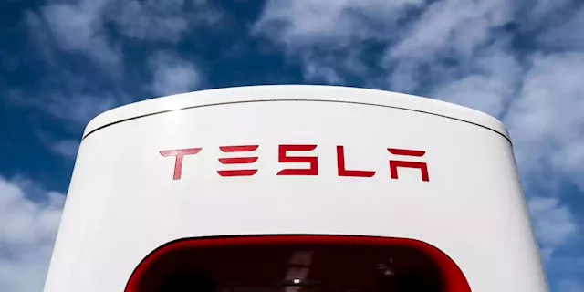 Tesla's stock rises toward 11th straight gain as company seen 'playing chess while others are playing checkers'