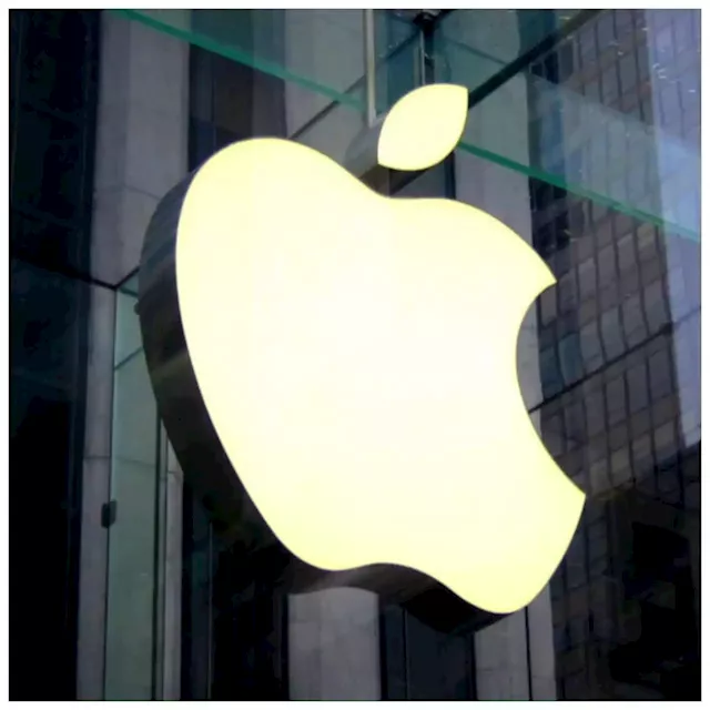 Apple hits $3trn market value