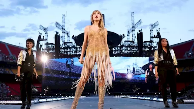 Thousands of Taylor Swift fans left hanging as Ticketmaster suddenly suspends ticket sales | CNN Business