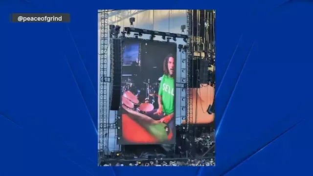 Dead & Company member seen wearing A's fans ‘Sell' shirt at SF concert