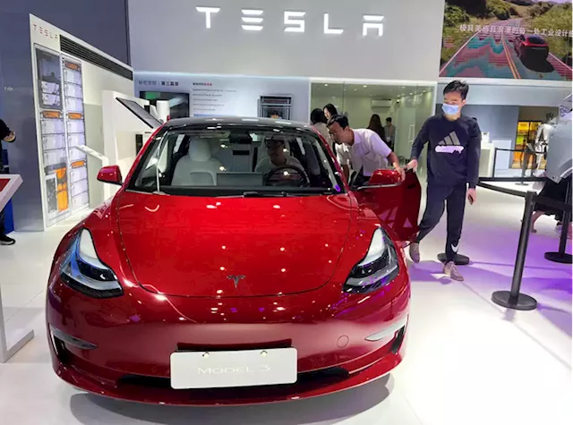 Tesla’s new burden: shouldering the market