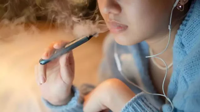 FDA issues warnings to three companies for distributing e-cigarette products popular with young people | CNN