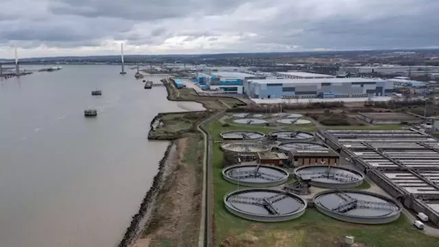 Britain's water industry crisis: Sewage spills, huge leaks and crushing debts | CNN Business