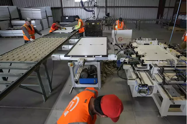 Solar panel recycling industry taking shape in North America amid ‘tsunami’ of waste