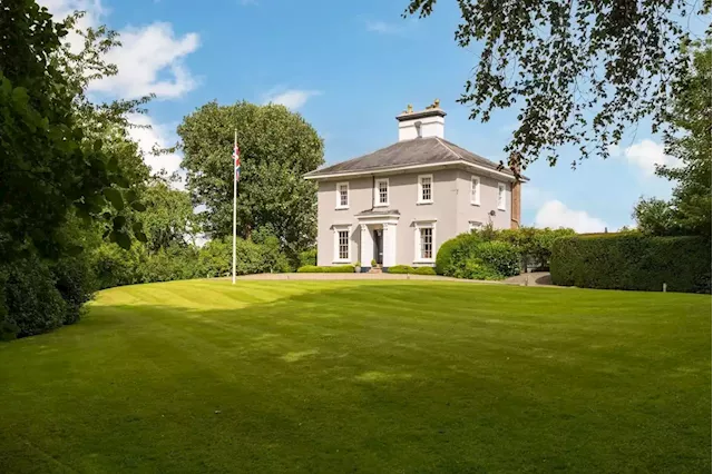 'Downton Abbey grandeur meets 21st-century chic' as Georgian home on market for £1.5 million