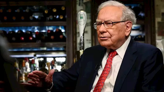 Warren Buffett investing money in three US homebuilding companies