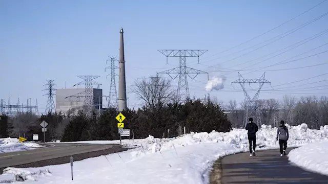 Company that leaked radioactive material will build barrier to keep it away from Mississippi River