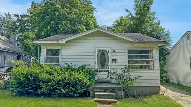 'Mind boggling': A Michigan home has hit the market for just $1. See inside