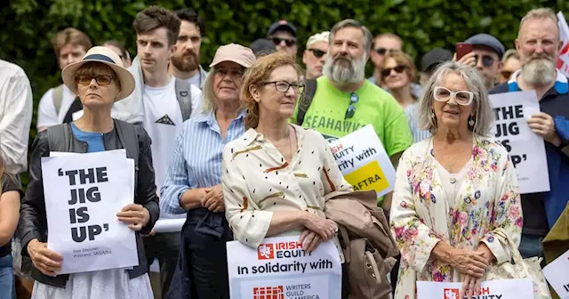 Irish actors and film workers protest in solidarity with US industry