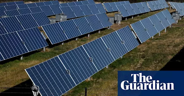 Investment in new Australian wind and solar farms stalls amid ‘raft of barriers’, report finds