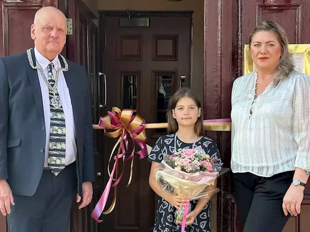 Nine-year-old mayoress opens market town pub she can't buy alcohol in