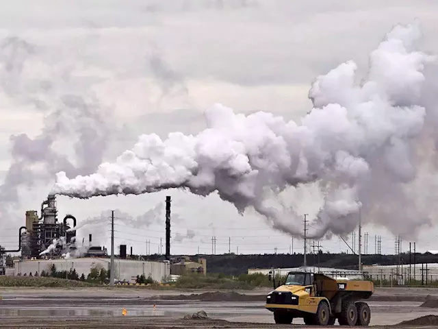 Canadian banks face squeeze between climate expectations and market pressures