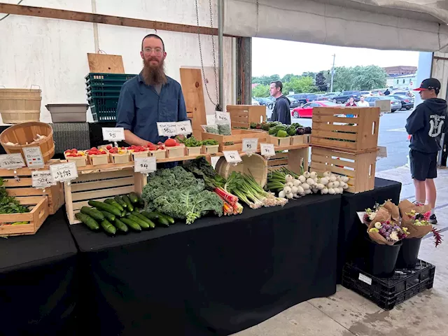 Gloomy weather doesn't put a damper on New Glasgow Farmers' Market