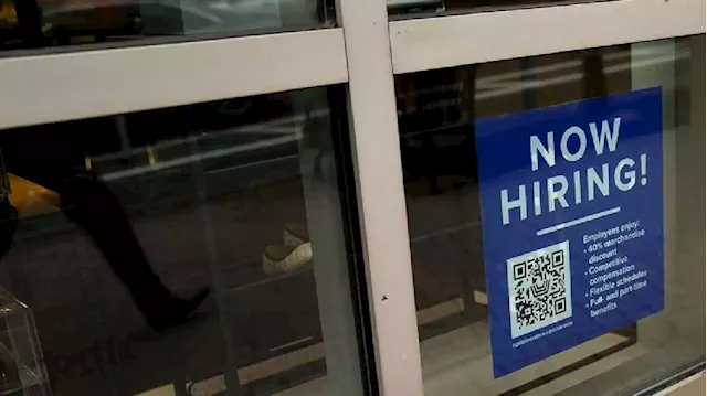 US labor market cooling as job openings, quits decline