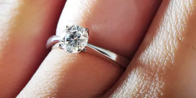 Signet Jewelers Stock Rises After Earnings Beat. It Sees a Spike in Engagement Rings.