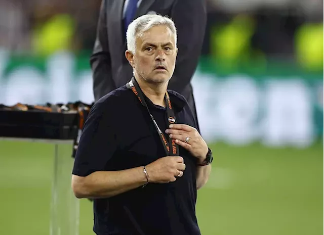 Soccer-Mourinho denies row with Roma bosses over transfer business