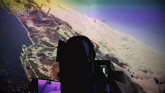 This company thinks flying virtual F-35 fighters can help train CEOs