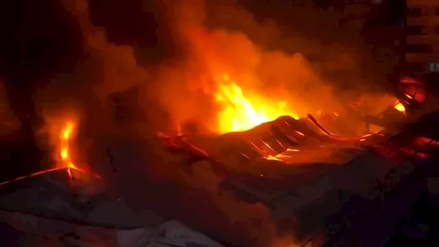 Video: Fire destroys hundreds of shops in Bangladesh market