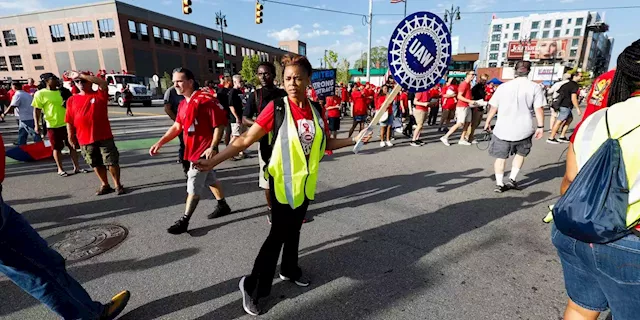 UAW President Envisions Unusual Strike—Multiple Companies, Specific Plants