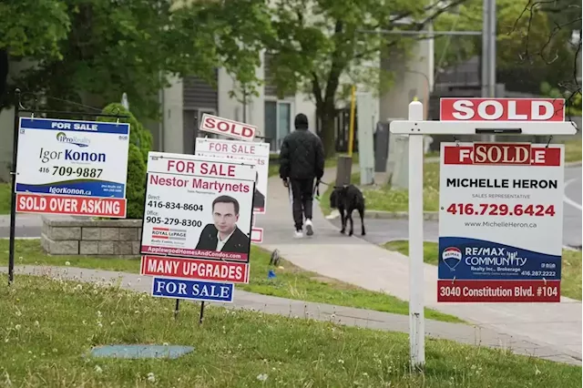 National home sales fall 4% between July and August as market slows: CREA