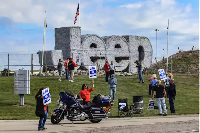 United Auto Workers strike, The Weather Network’s cyberattack and Trudeau’s cost-of-living measures: Must-read business and investing stories