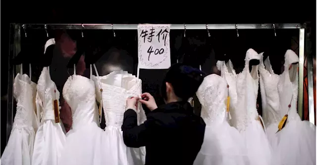 Fewer 'I dos' ruin the party for China's $500 bln wedding industry