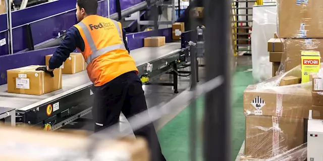 FedEx Earnings Are Coming. UPS Labor Talks Are a Big Factor.