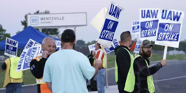 Ford, GM Stocks Rebound To Pre-Strike Levels. Why Tesla Is the ‘Clear Winner.’