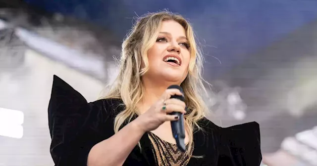 Kelly Clarkson says she's 'not going to push' her kids to work in the music industry