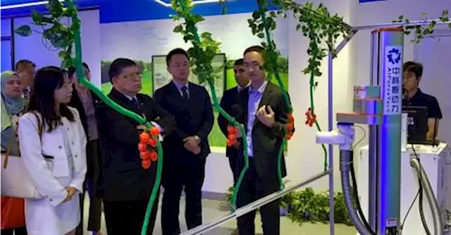 Johari visits agriculture companies on final day of official visit to China