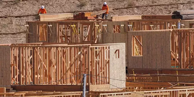 Higher Rates Catch Up With Home-Builder Stocks