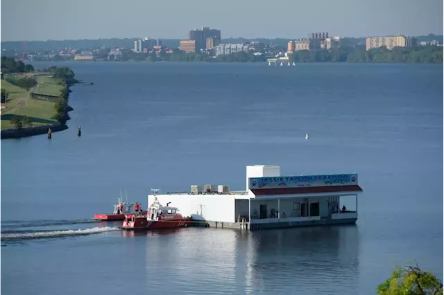 Update: “addition of a new barge at the Municipal Fish Market” – “Jessie Taylor Seafood being tugged down the Anacostia”