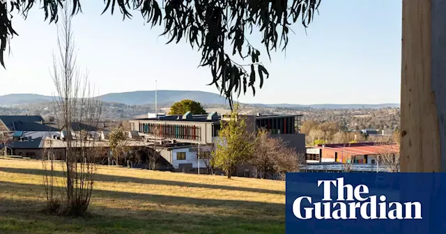 Violence, fires and vandalism: how the merger of two Armidale high schools went wrong