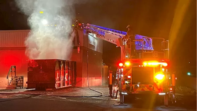 Southeast Calgary business damaged in early morning fire