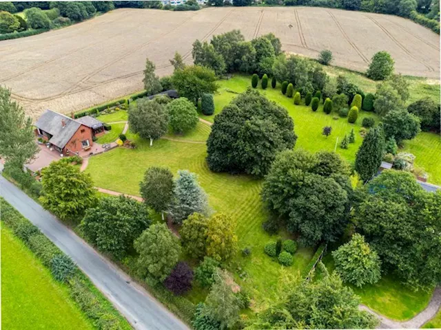 Plot of land with far-reaching views and permission for beautiful modern home hits the market