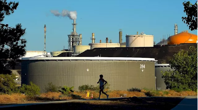 Oil company Phillips 66 says it will shut down Los Angeles-area refinery