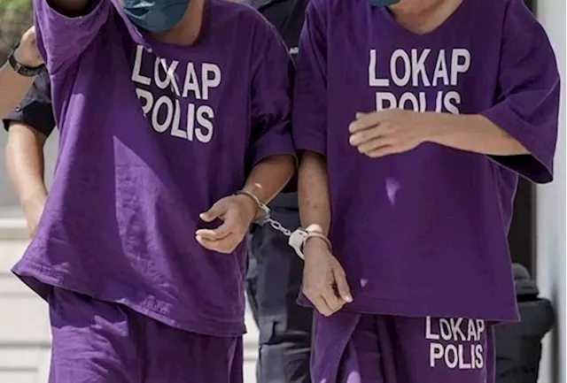 Cops nab two men for robbing a Kota Tinggi mini-market