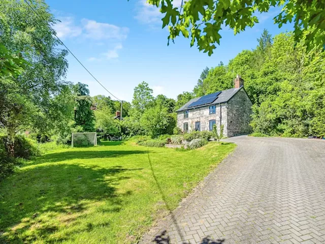 Beautiful cottage near Welshpool boasting countryside views hits the market for £325,000