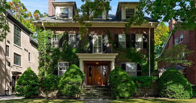 Gorgeous century-old Toronto home is on the market for the first time since 1967